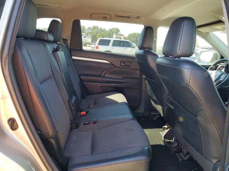 Снимка 11 от търг – 2014 TOYOTA HIGHLANDER с VIN 5TDBKRFH6ES030936