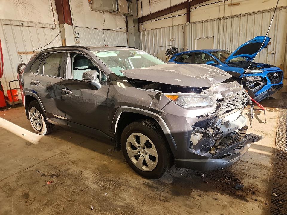 Photo 4 from auction – 2019 TOYOTA RAV4 with VIN 2T3K1RFV4KW051979