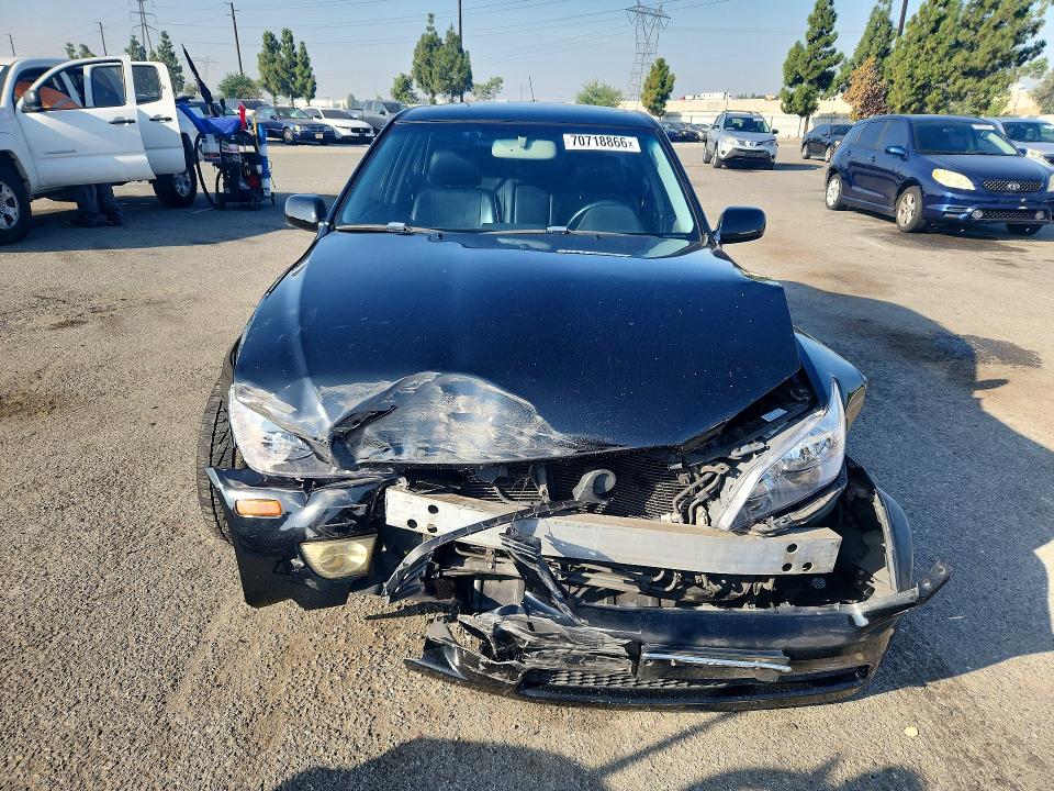 Photo 5 from auction – 2003 LEXUS IS 300 with VIN JTHBD192830071781