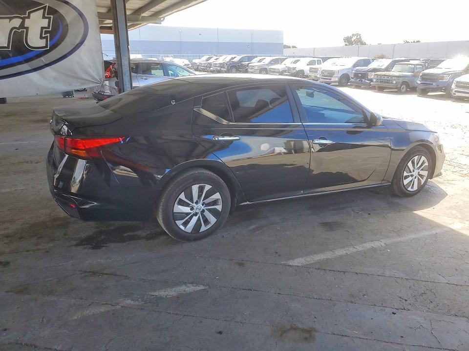 Photo 3 from auction – 2022 NISSAN ALTIMA with VIN 1N4BL4BV7NN370359
