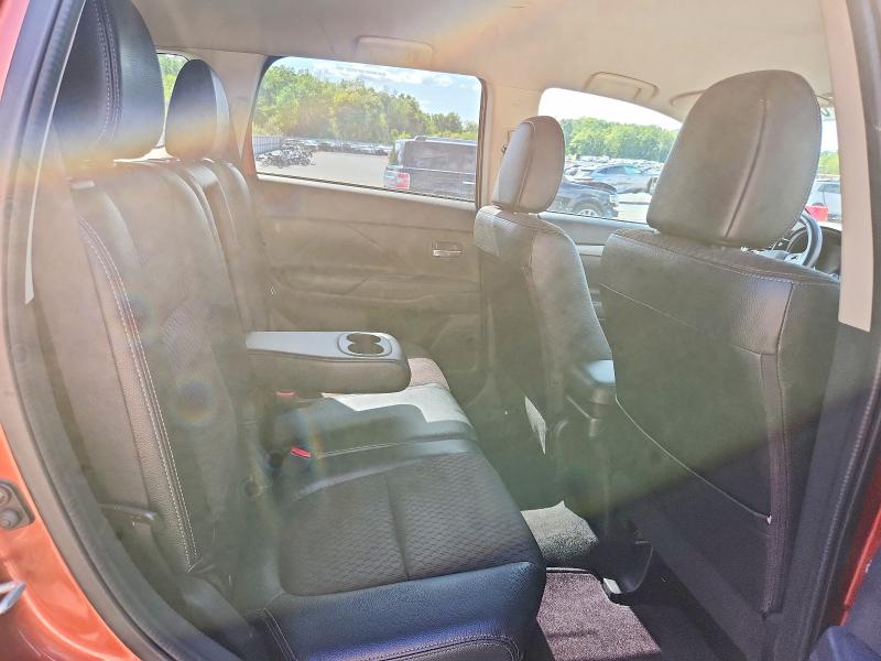 Photo 11 from auction – 2015 MITSUBISHI OUTLANDER with VIN JA4AZ3A31FZ007266