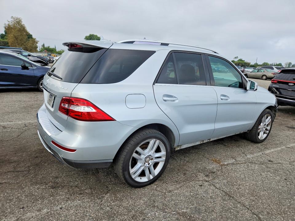 Photo 3 from auction – 2015 MERCEDES-BENZ ML with VIN 4JGDA5HB3FA448877