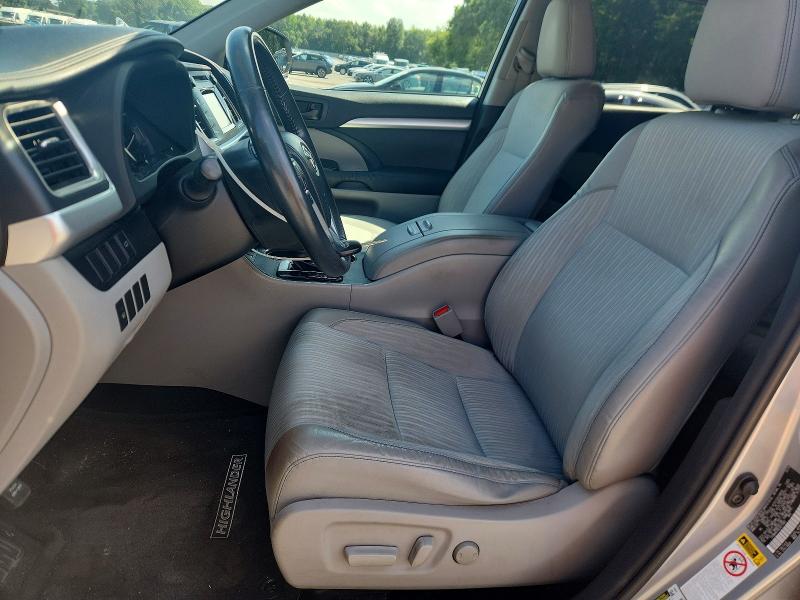 Photo 7 from auction – 2014 TOYOTA HIGHLANDER with VIN 5TDBKRFH5ES011682