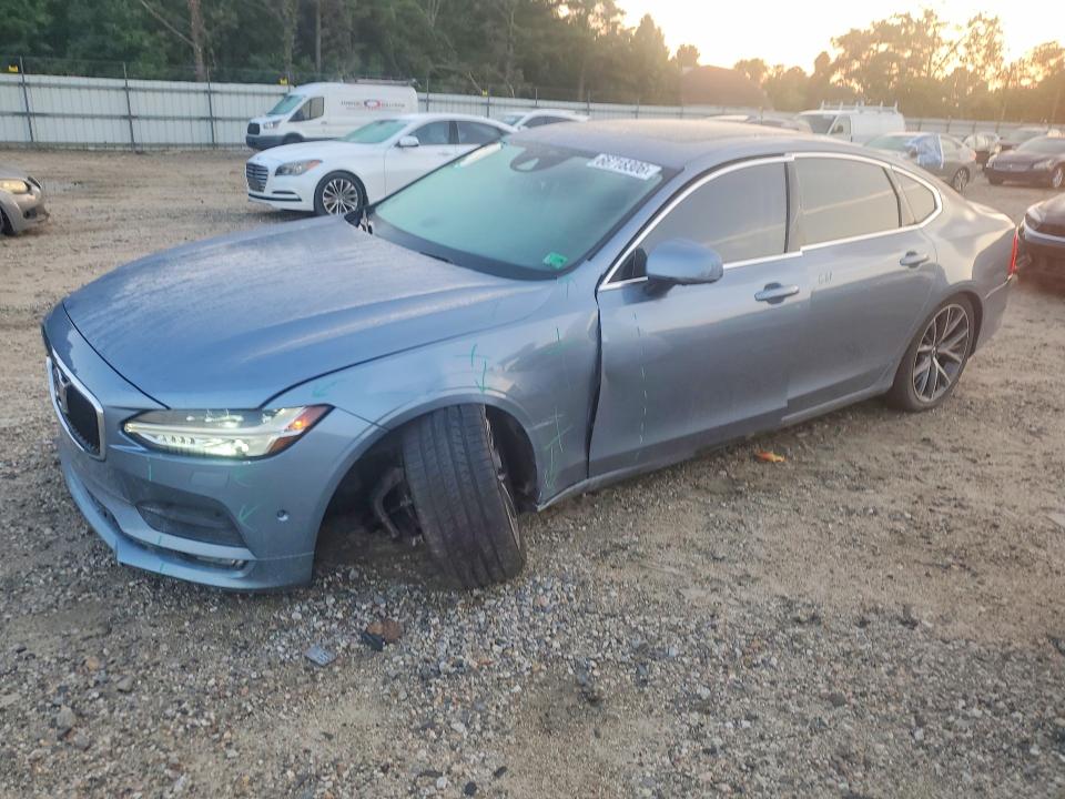 2018 VOLVO S90