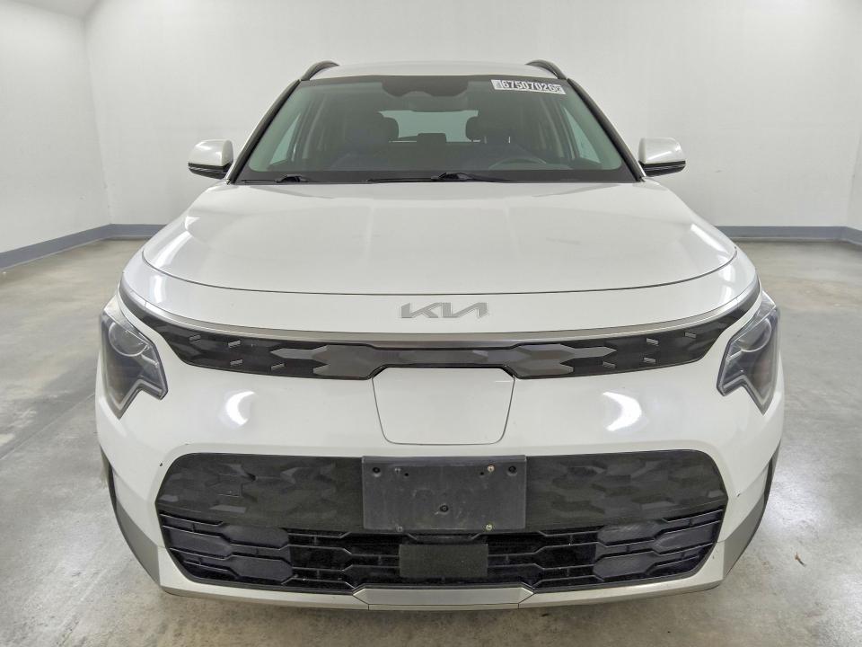 Photo 5 from auction – 2023 KIA NIRO with VIN KNDCR3L14P5034254