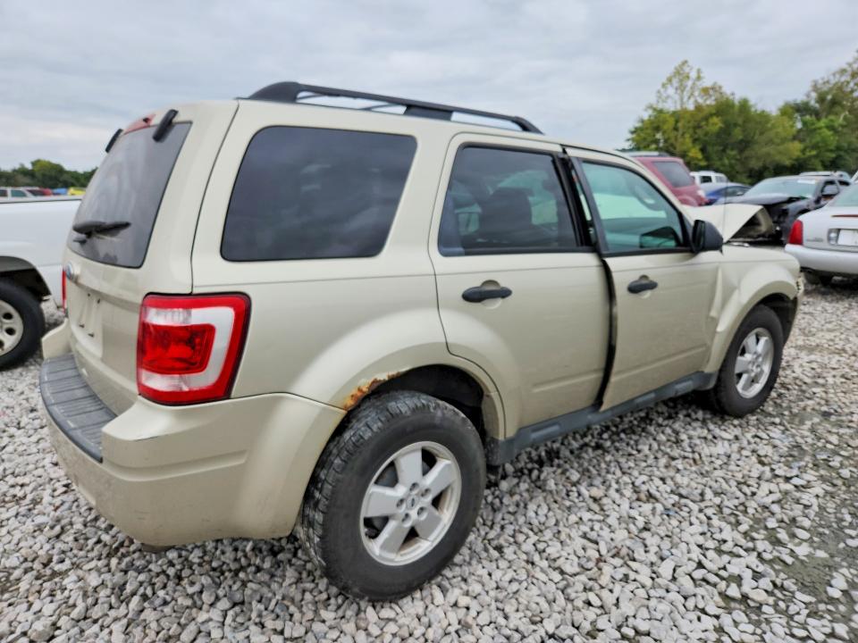 Photo 3 from auction – 2011 FORD ESCAPE with VIN 1FMCU0D72BKB03187