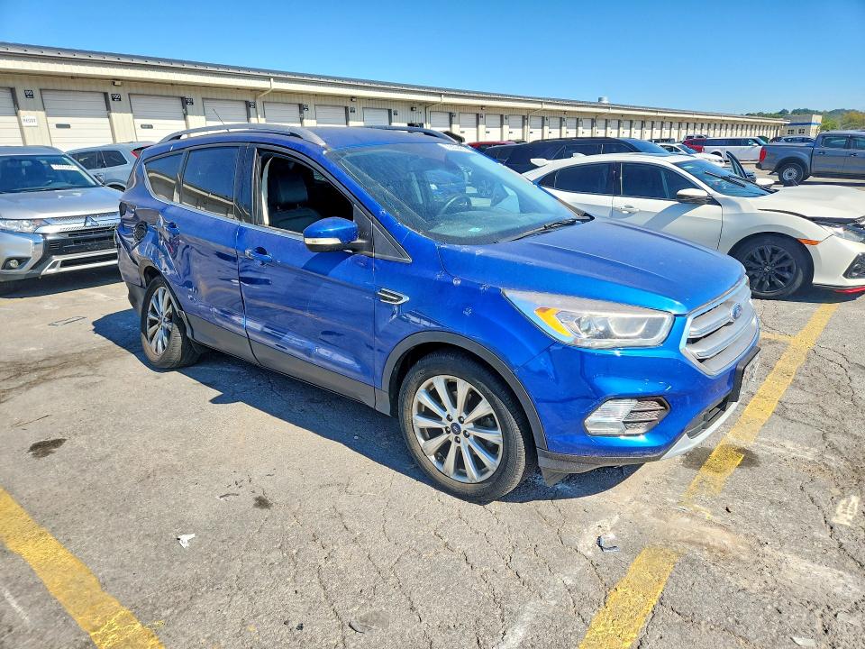 Photo 4 from auction – 2017 FORD ESCAPE with VIN 1FMCU0JD8HUE91338
