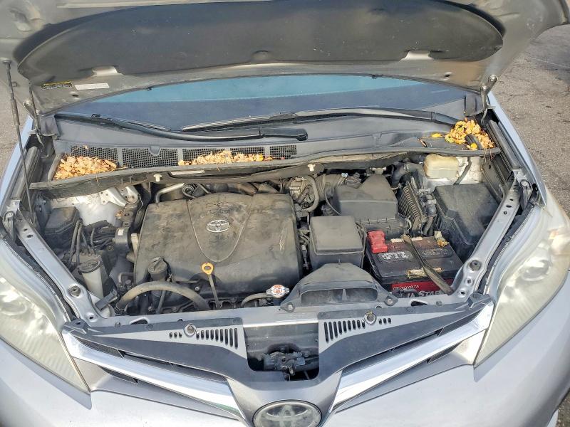 Photo 12 from auction – 2018 TOYOTA SIENNA with VIN 5TDDZ3DC8JS193073