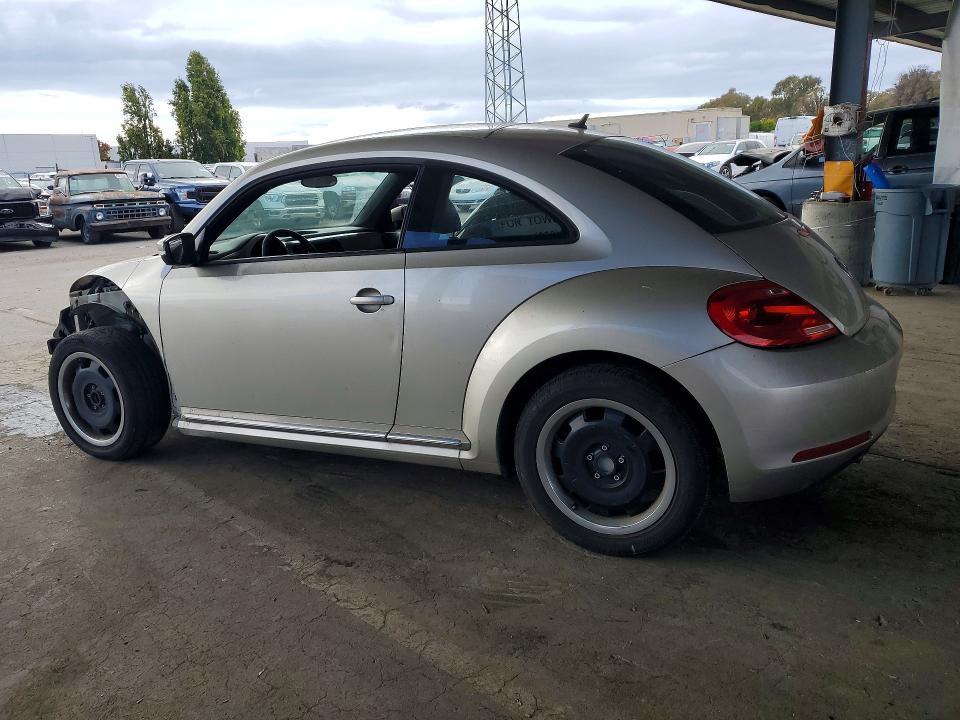 Photo 2 from auction – 2012 VOLKSWAGEN BEETLE with VIN 3VWJP7AT8CM658049