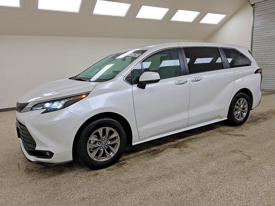Photo 1 from auction – 2025 TOYOTA SIENNA with VIN 5TDYRKEC6SS256974