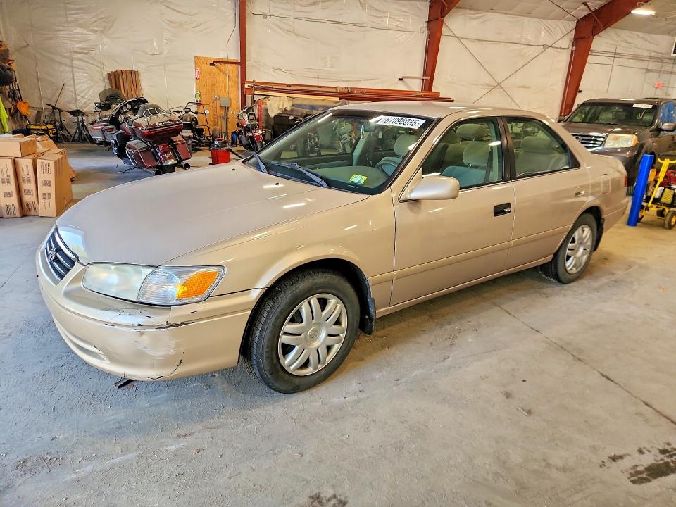 TOYOTA CAMRY 2001 with VIN 4T1BG28K51U098437 - Photo from auction