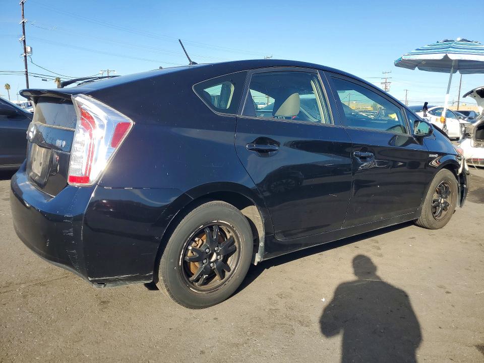 Photo 3 from auction – 2015 TOYOTA PRIUS with VIN JTDKN3DU0F0466822