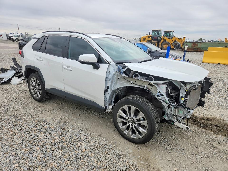 Снимка 4 от търг – 2023 TOYOTA RAV4 с VIN 2T3A1RFV4PW406751