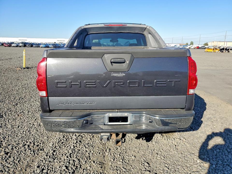 Photo 6 from auction – 2004 CHEVROLET AVALANCHE with VIN 3GNEK12T14G326878
