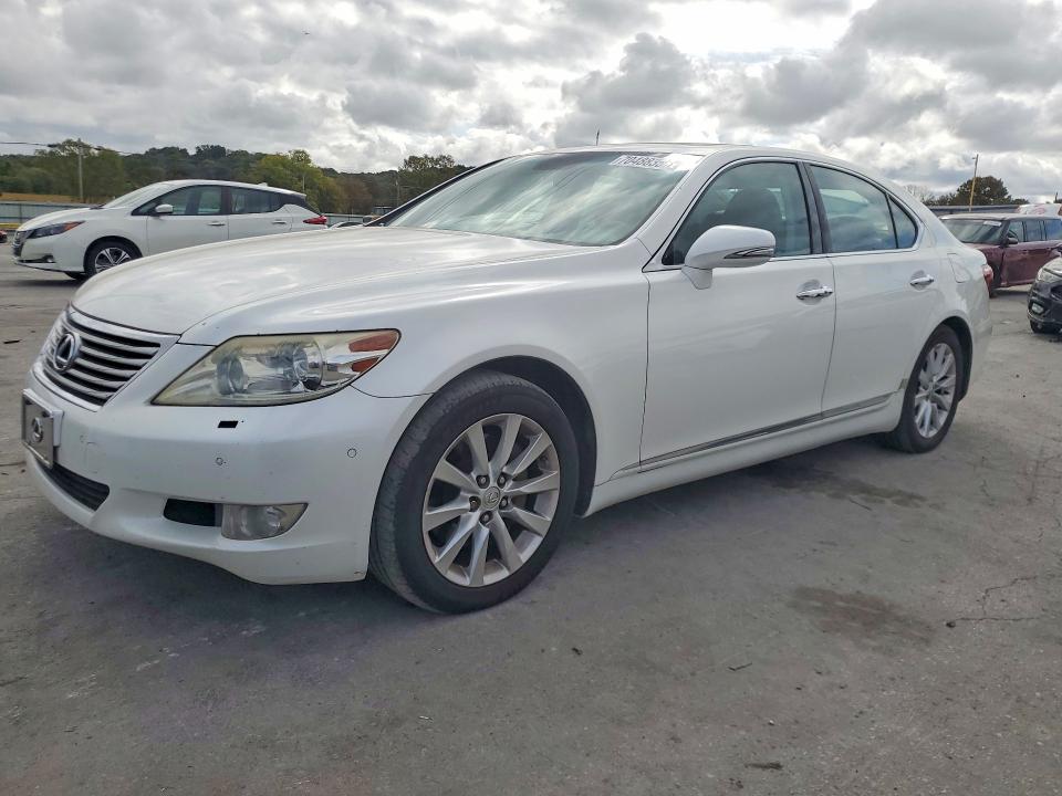 LEXUS LS 2010 مع رقم تعريف المركبة JTHBL5EF7A5101615 - صورة من المزاد