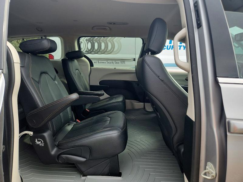 Снимка 11 от търг – 2018 CHRYSLER PACIFICA с VIN 2C4RC1BG3JR277439