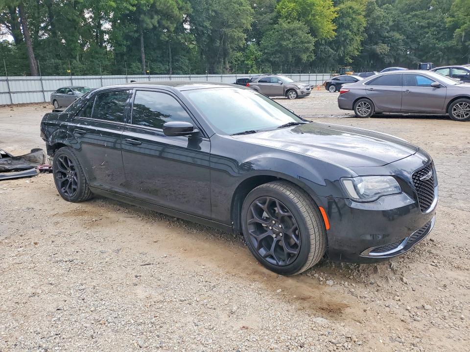 Zdjęcie 4 z aukcji – 2019 CHRYSLER 300 z VIN 2C3CCAAG0KH746103