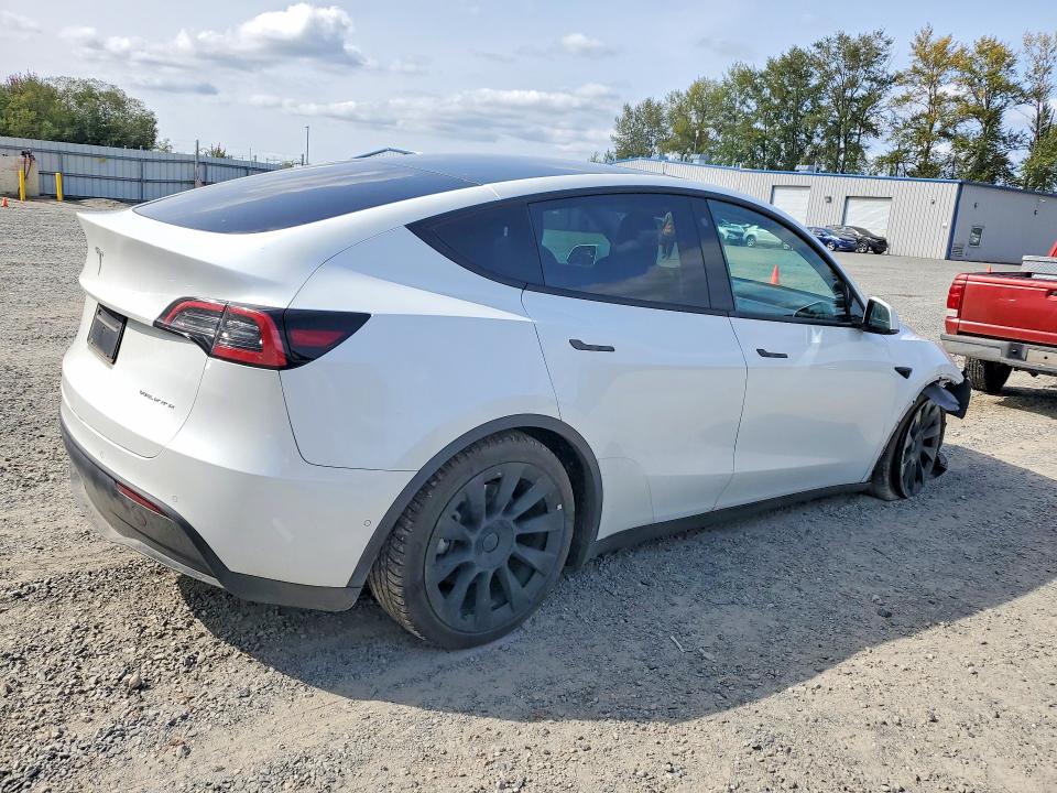 Photo 3 from auction – 2022 TESLA MODEL Y with VIN 7SAYGDEE8NF320477