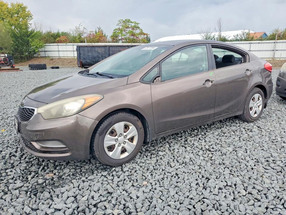 KIA FORTE 2015 con VIN KNAFX4A65F5279812 - Foto de la subasta