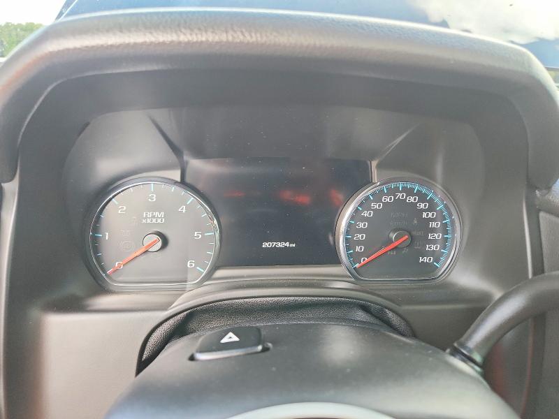 Photo 9 from auction – 2019 CHEVROLET SUBURBAN with VIN 1GNSKJKC1KR259263