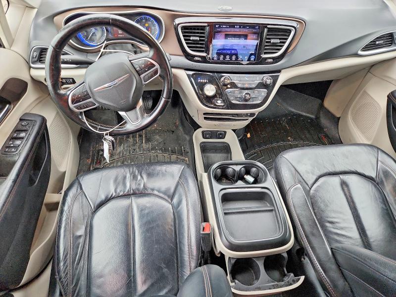 Photo 8 from auction – 2017 CHRYSLER PACIFICA with VIN 2C4RC1BG2HR854732