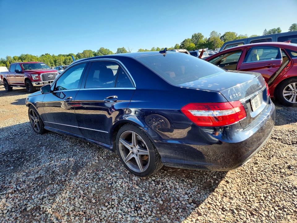 Zdjęcie 2 z aukcji – 2011 MERCEDES-BENZ E z VIN WDDHF8HB1BA423131