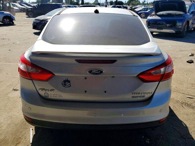 Zdjęcie 6 z aukcji – 2014 FORD FOCUS z VIN 1FADP3J25EL417804