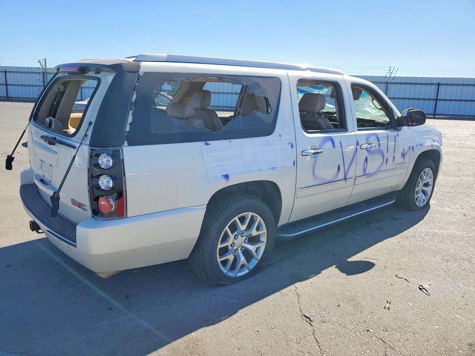 Photo 3 from auction – 2011 GMC YUKON XL with VIN 1GKS1MEF5BR185353