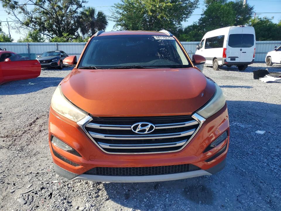 Photo 5 from auction – 2017 HYUNDAI TUCSON with VIN KM8J33A2XHU450879