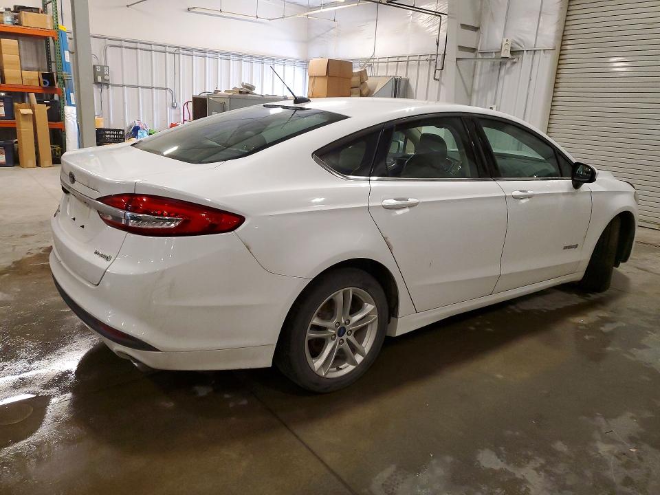 Photo 3 from auction – 2018 FORD FUSION with VIN 3FA6P0UU5JR122721