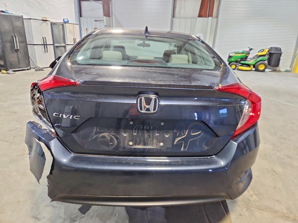 Photo 6 from auction – 2018 HONDA CIVIC with VIN 19XFC1F37JE201766
