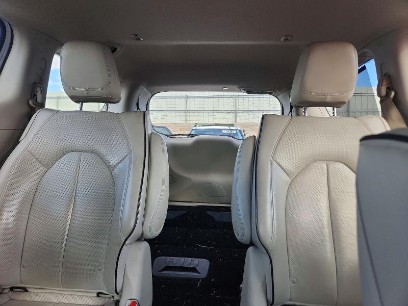 Photo 10 from auction – 2018 CHRYSLER PACIFICA with VIN 2C4RC1N77JR169790