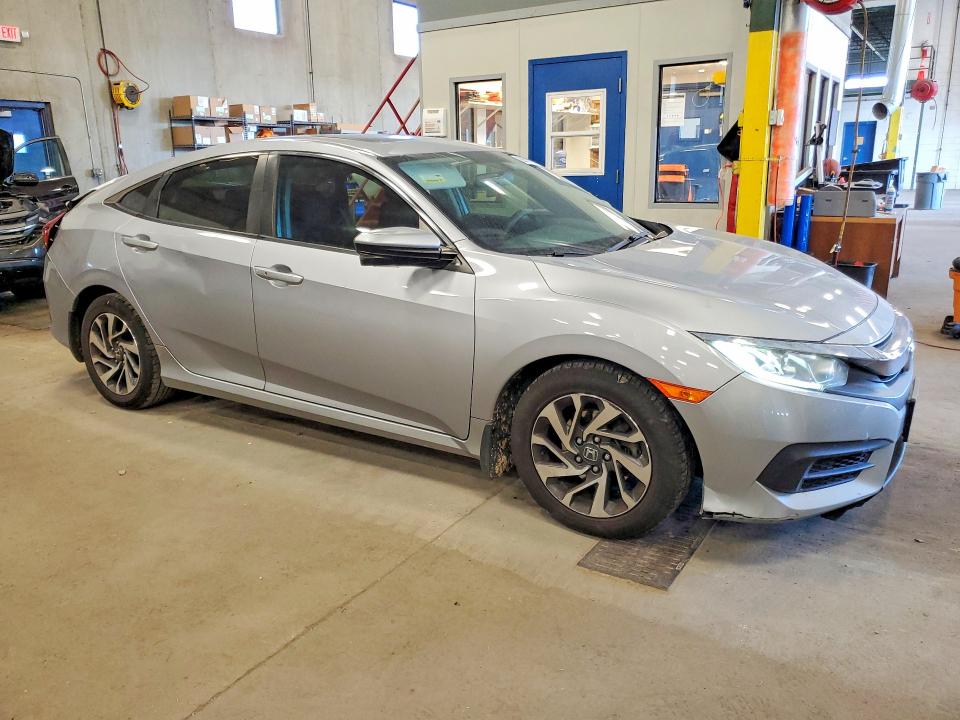 Photo 4 from auction – 2018 HONDA CIVIC with VIN 2HGFC2F71JH503729