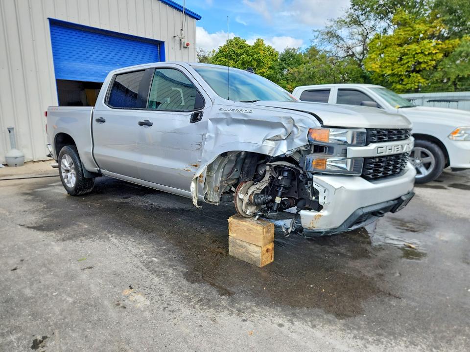 Снимка 4 от търг – 2019 CHEVROLET SILVERADO с VIN 3GCPYBEH2KG102044
