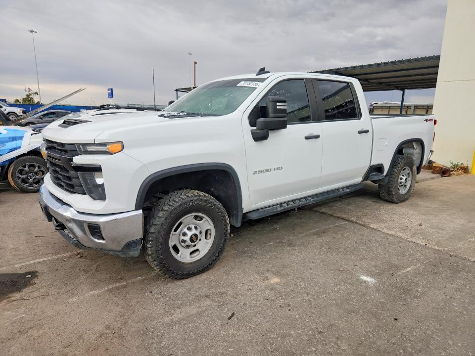 CHEVROLET SILVERADO 2024 z numerem VIN 2GC1YLE71R1141763 - Zdjęcie z aukcji