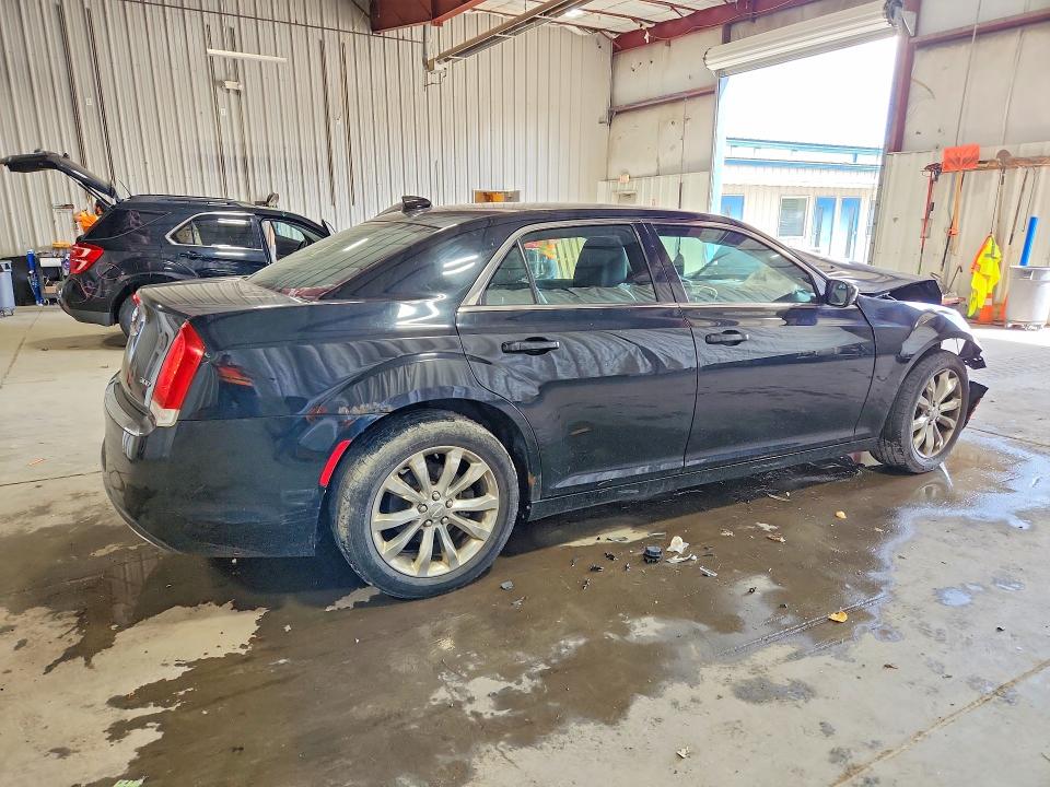 صورة رقم 3 من المزاد - 2016 CHRYSLER 300 مع VIN 2C3CCARGXGH305199