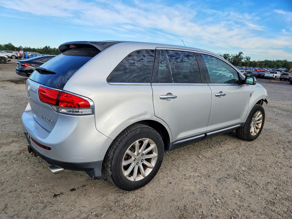 Photo 3 from auction – 2012 LINCOLN MKX with VIN 2LMDJ8JK9CBL10695