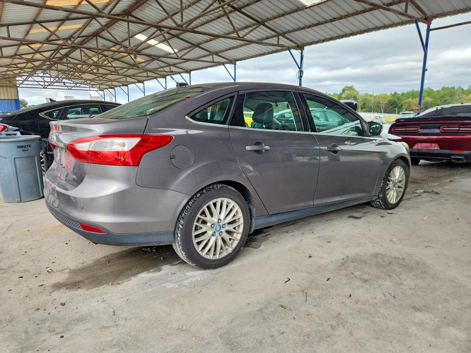 Photo 3 from auction – 2012 FORD FOCUS with VIN 1FAHP3H28CL200638