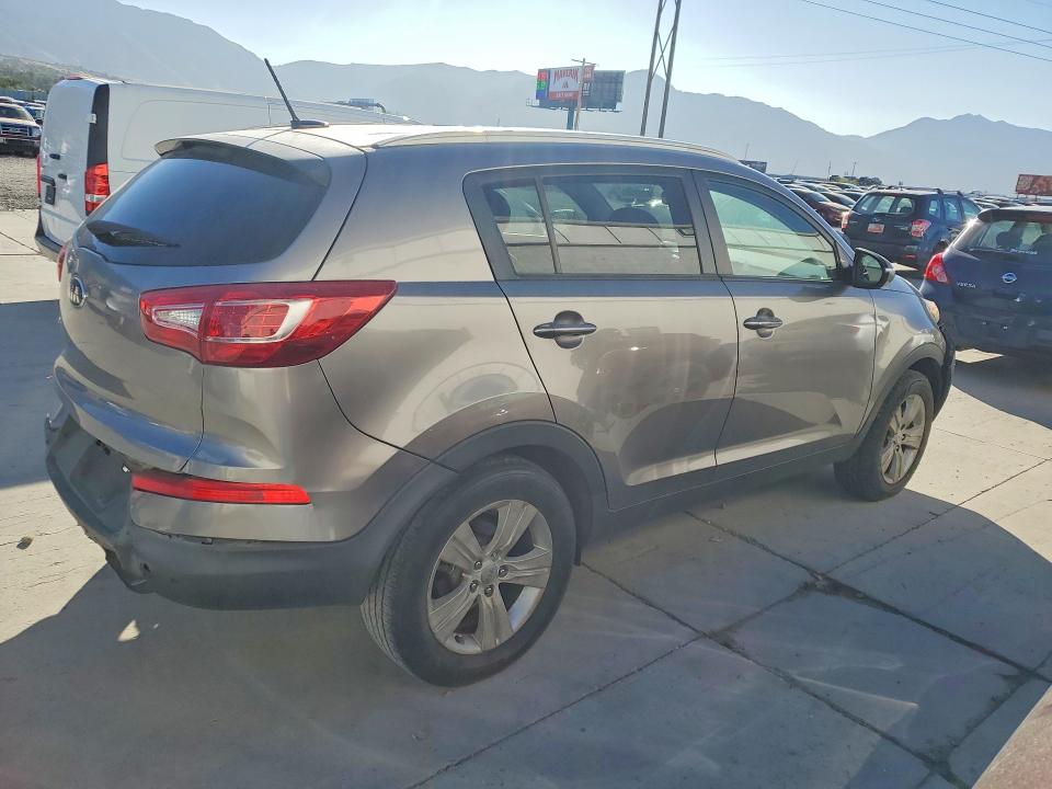 Фото 3 с аукциона – 2013 KIA SPORTAGE с VIN KNDPB3A20D7389987