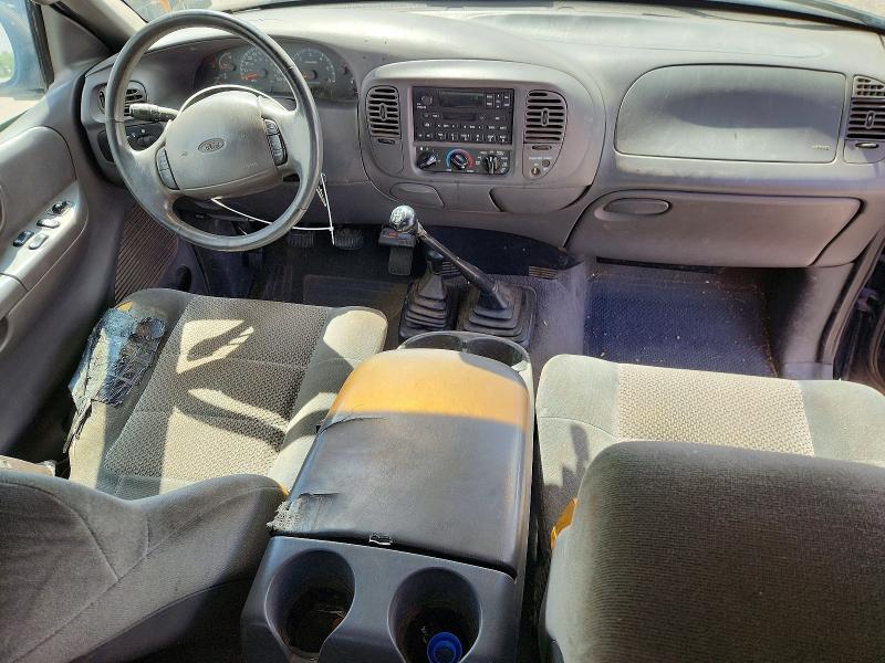 Photo 8 from auction – 2001 FORD F150 with VIN 1FTRX18W21NA65082
