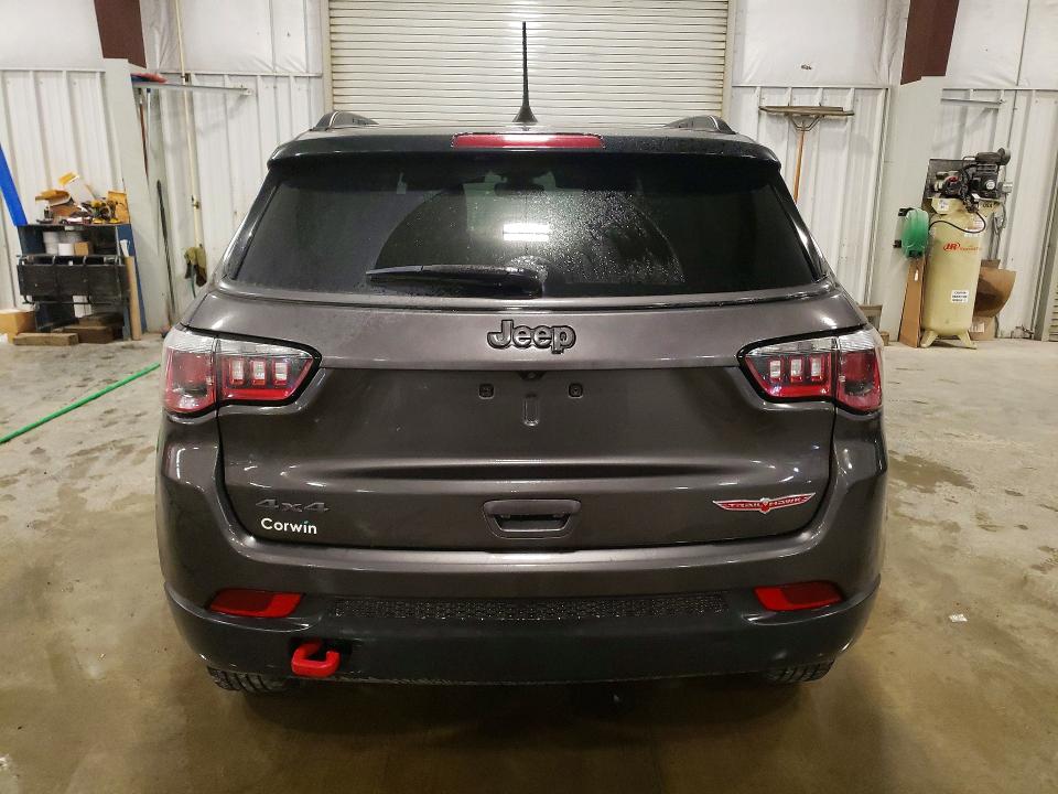 Foto 6 de la subasta – 2019 JEEP COMPASS con VIN 3C4NJDDBXKT668836