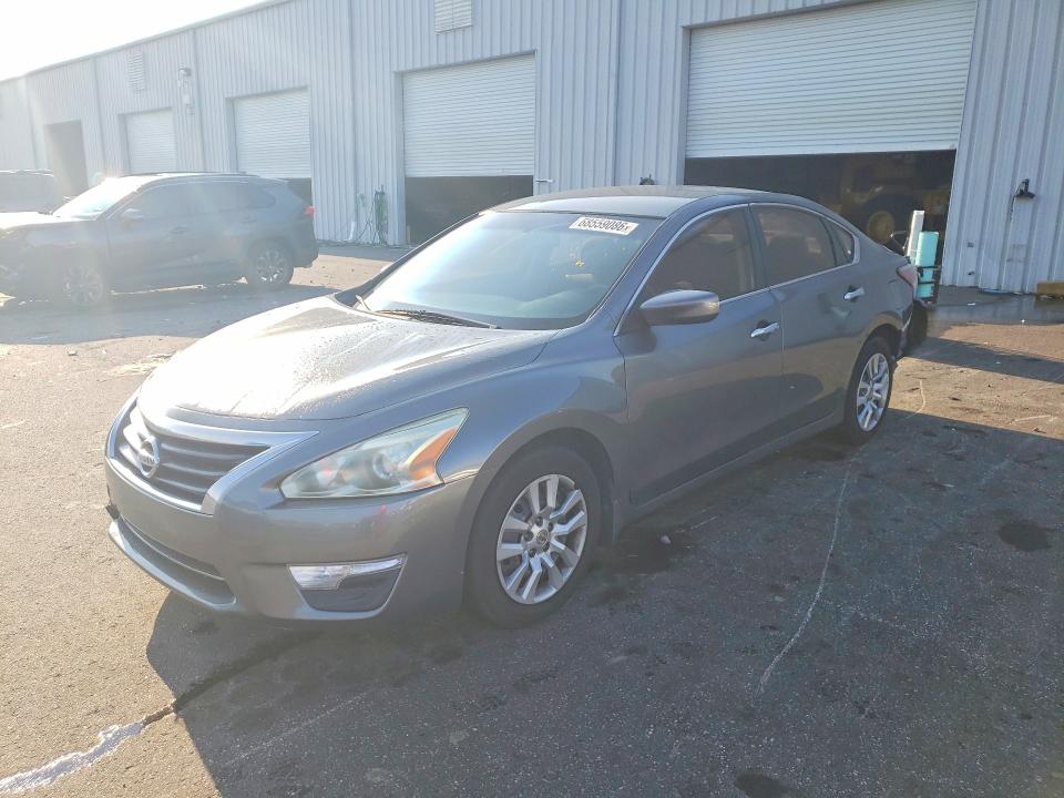 NISSAN ALTIMA 2015 с VIN 1N4AL3AP1FN372540 - Снимка от търг