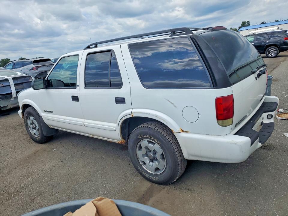 Photo 2 from auction – 2003 CHEVROLET BLAZER with VIN 1GNDT13X03K174688