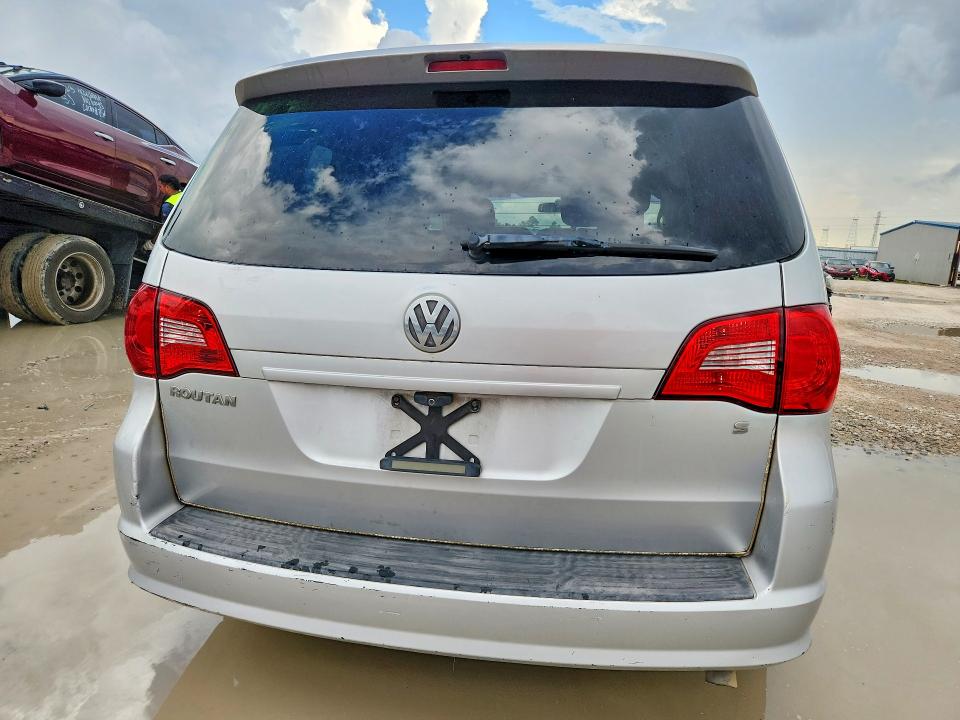 Photo 6 from auction – 2012 VOLKSWAGEN ROUTAN with VIN 2C4RVAAG3CR240373