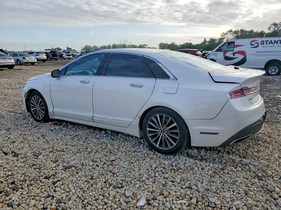 Photo 2 from auction – 2017 LINCOLN MKZ with VIN 3LN6L5E95HR648446