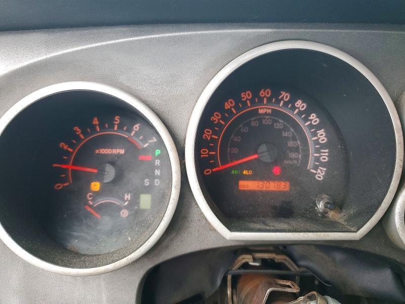 Снимка 9 от търг – 2010 TOYOTA TUNDRA с VIN 5TFUY5F1XAX124227