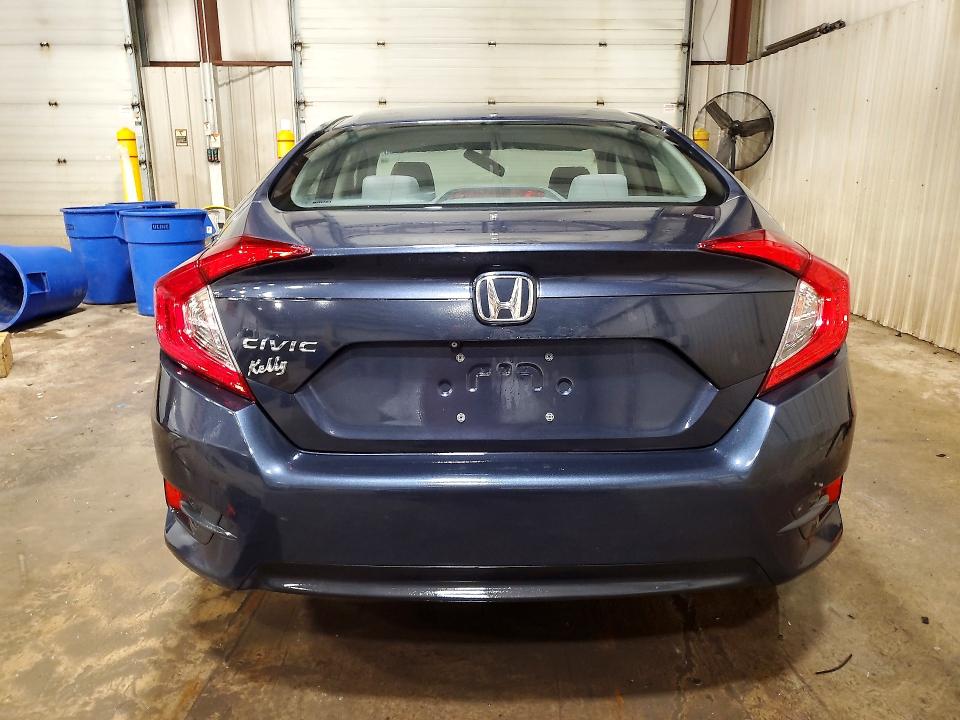 صورة رقم 6 من المزاد - 2017 HONDA CIVIC مع VIN 19XFC2F59HE214102