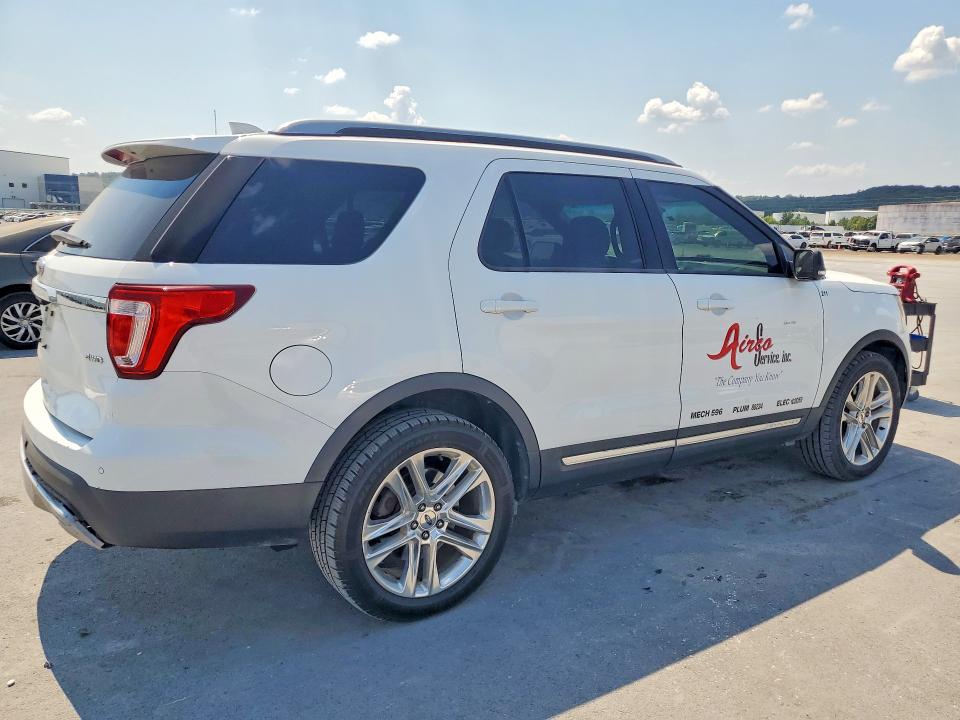 Photo 3 from auction – 2017 FORD EXPLORER with VIN 1FM5K8D86HGA31685
