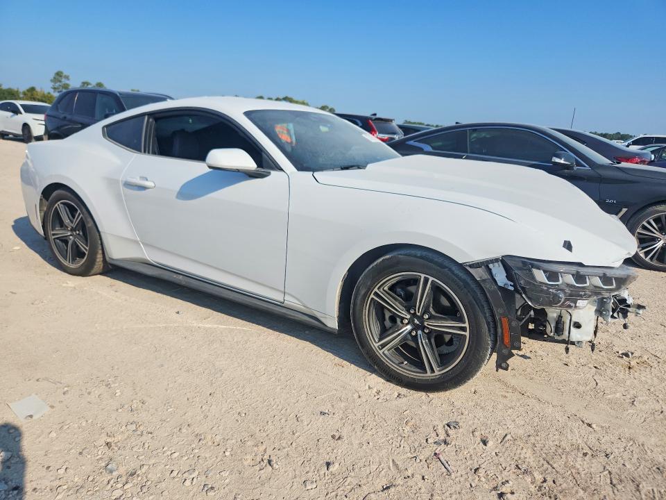Фото 4 с аукциона – 2024 FORD MUSTANG с VIN 1FA6P8TH7R5111852