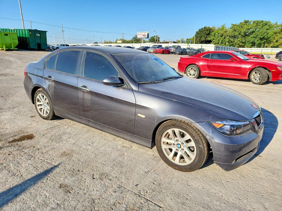 Photo 4 from auction – 2006 BMW 325 with VIN WBAVB13556KX67902